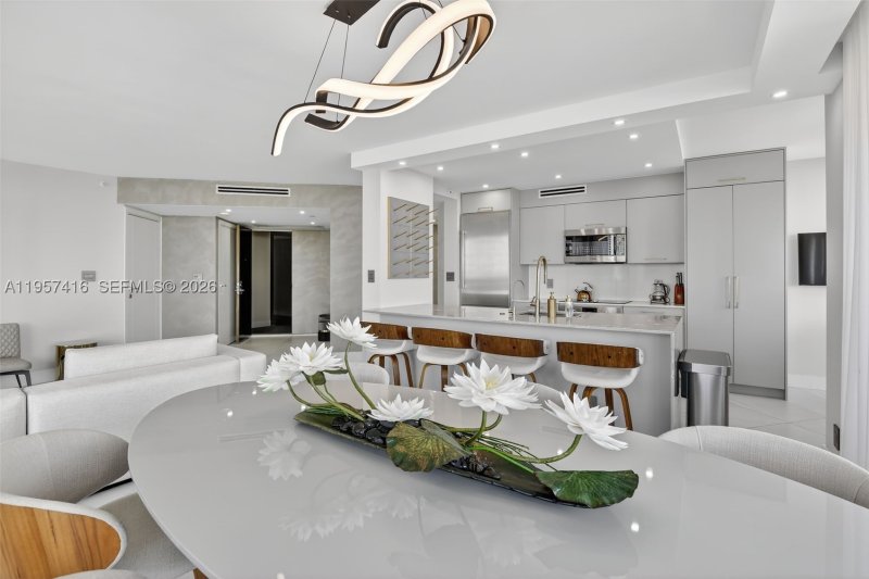 Condo for sale at 1000 Williams Island 1009