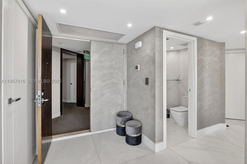 Condo for sale at 1000 Williams Island 1009