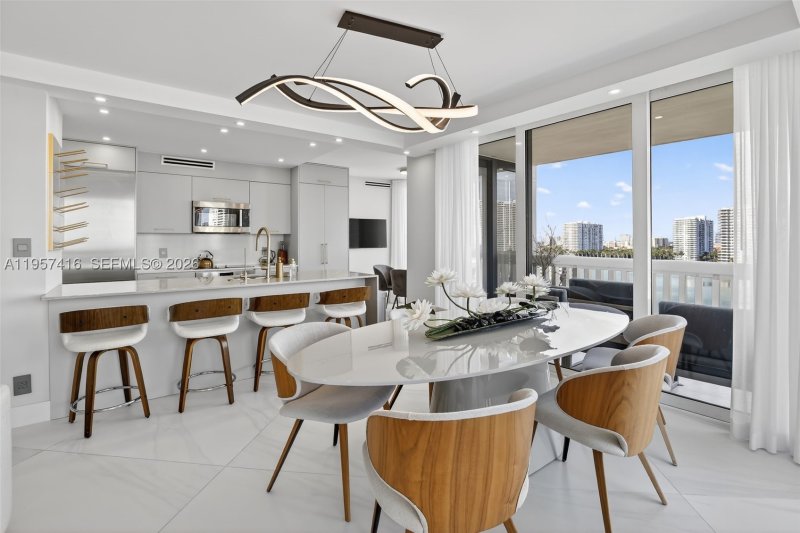 Condo for sale at 1000 Williams Island 1009