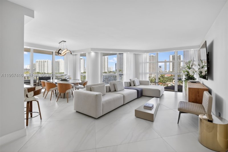 Condo for sale at 1000 Williams Island 1009