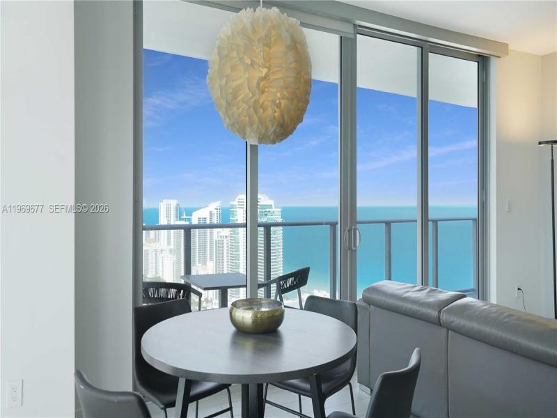 Comprar apartamento no Hyde Beach House T4002