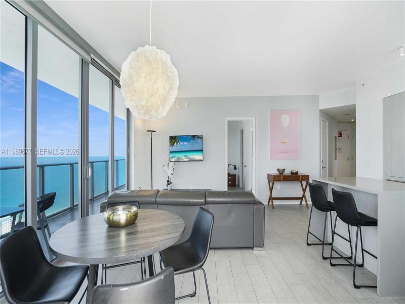 Comprar apartamento no Hyde Beach House T4002