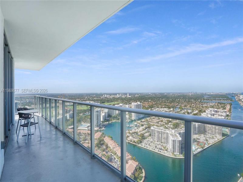Comprar apartamento no Hyde Beach House T4002