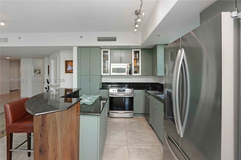 Comprar apartamento no 360 Condominium East 405