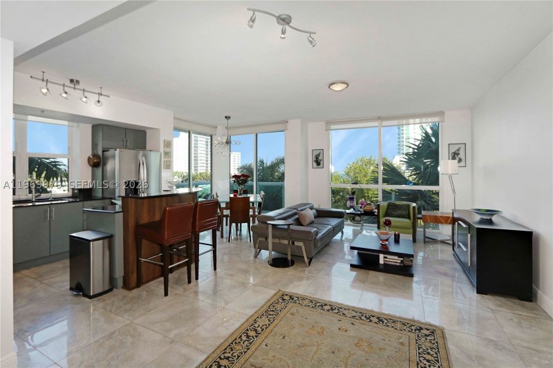 Comprar apartamento no 360 Condominium East 405