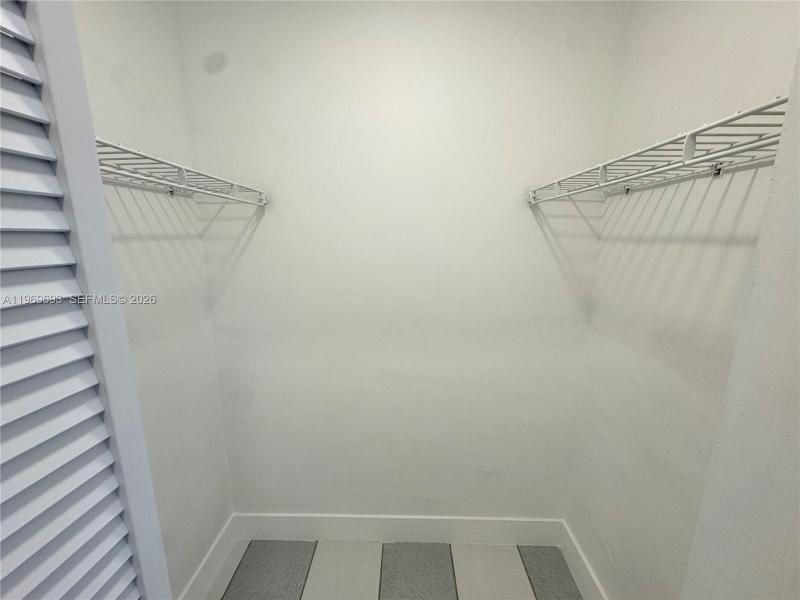 Comprar apartamento en Triton Towers 740