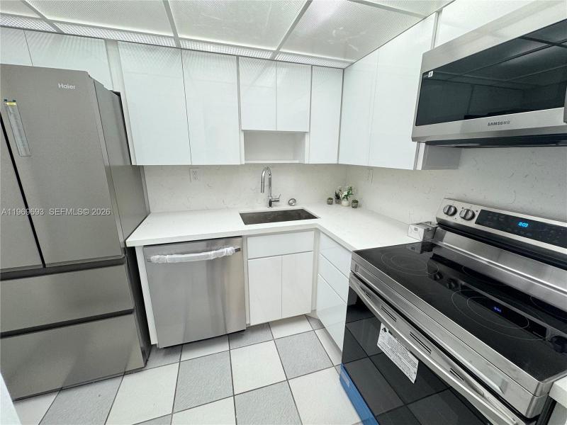 Comprar apartamento en Triton Towers 740