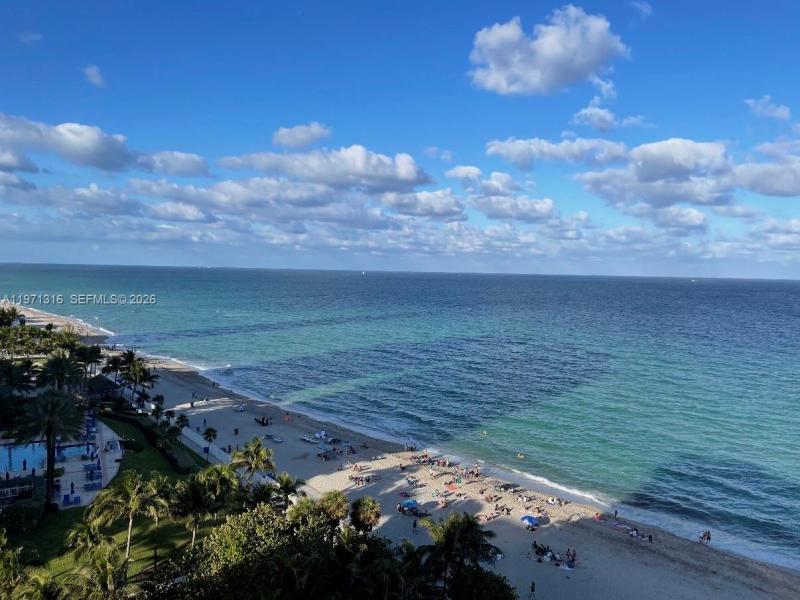 Aventura Beach Club Apt #1011