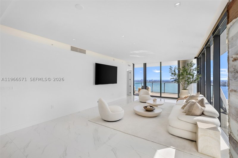 Apartment for rent at Aria Reserve Miami 4007
