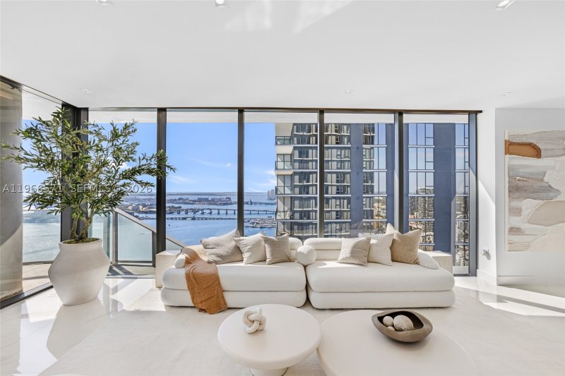 Apartment for rent at Aria Reserve Miami 4007