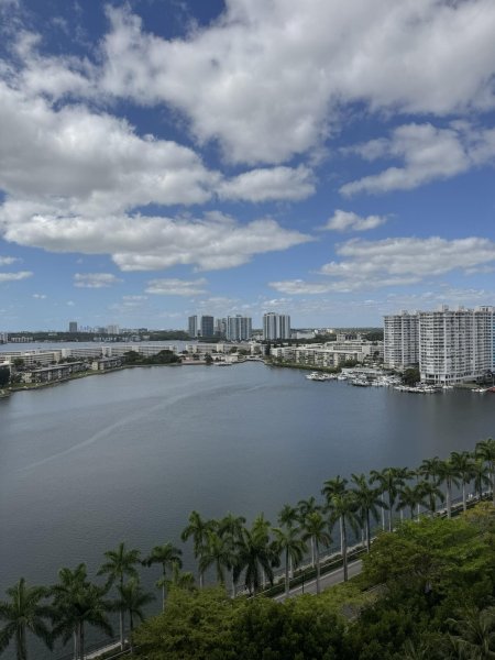 Apartment for rent at Admirals Port Condos 1710e