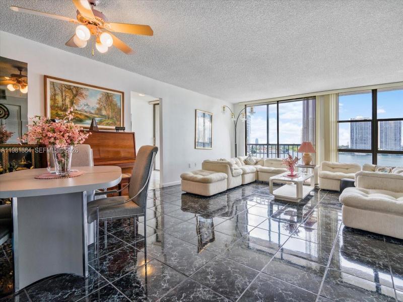 Comprar apartamento en Fairview House S-707