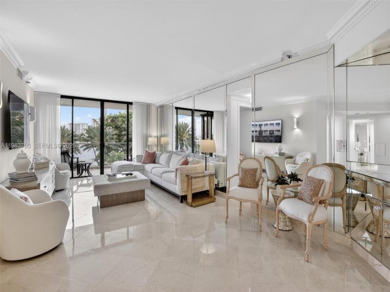 Williams Island 2800 Apt #301
