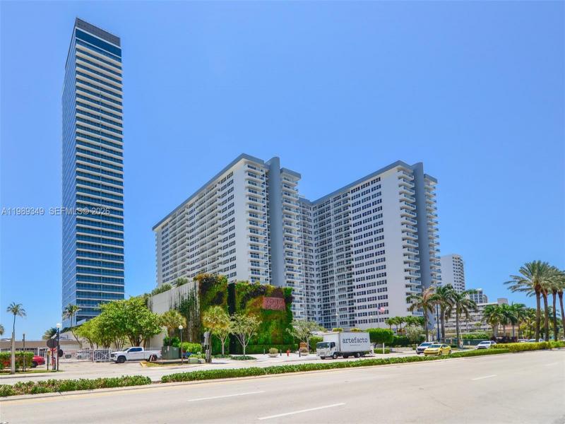 Condo for sale at Parker Plaza Estates 1816