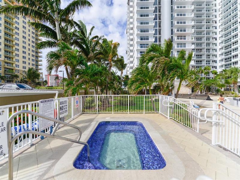 Condo for sale at Parker Plaza Estates 1816