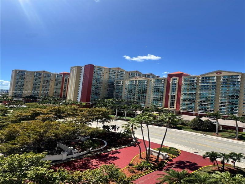 Condo for sale at Plaza of the Americas 1015