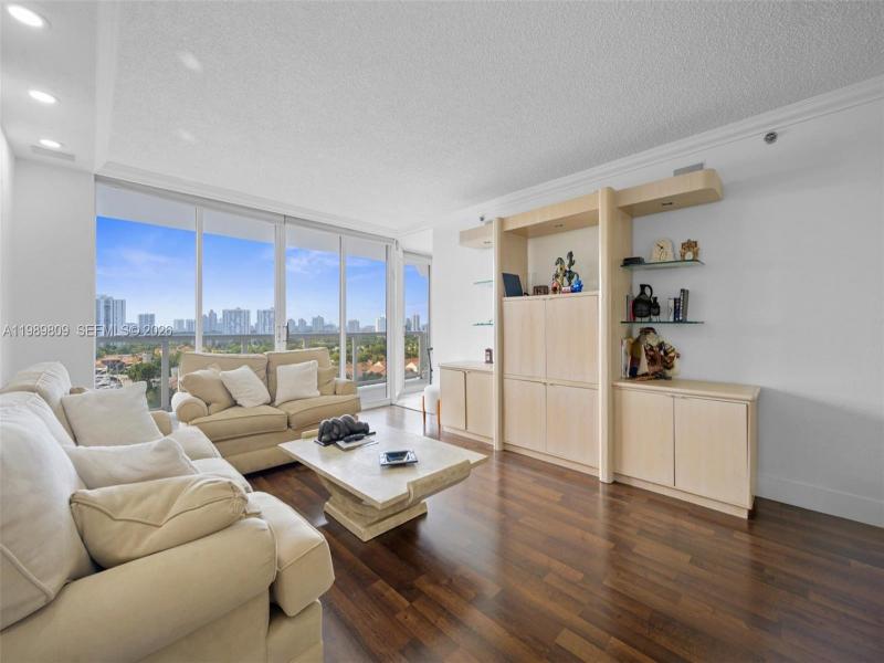 Comprar apartamento en Harbor Tower at Waterways 1204