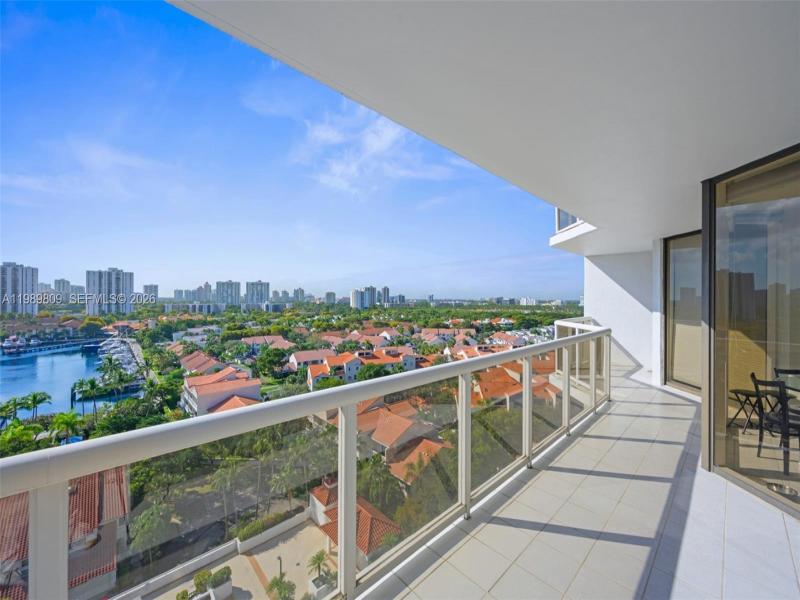Comprar apartamento en Harbor Tower at Waterways 1204