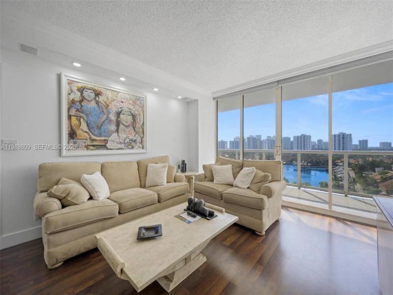 Comprar apartamento en Harbor Tower at Waterways 1204