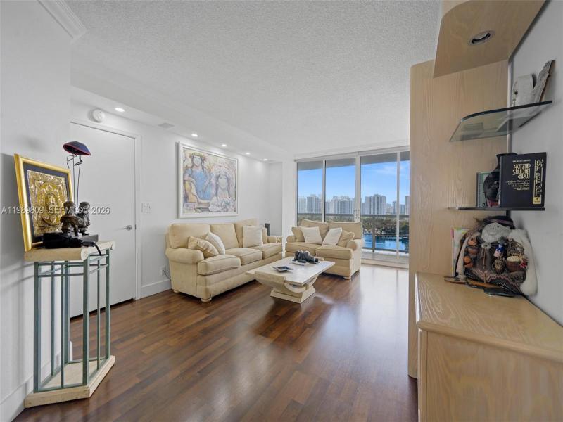 Comprar apartamento en Harbor Tower at Waterways 1204
