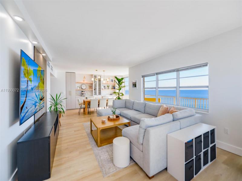 Condo for sale at The Hemispheres 17E
