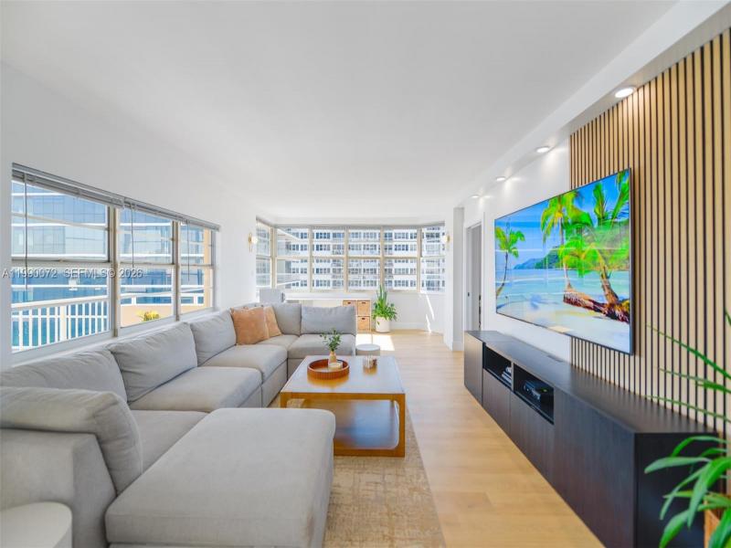 Condo for sale at The Hemispheres 17E