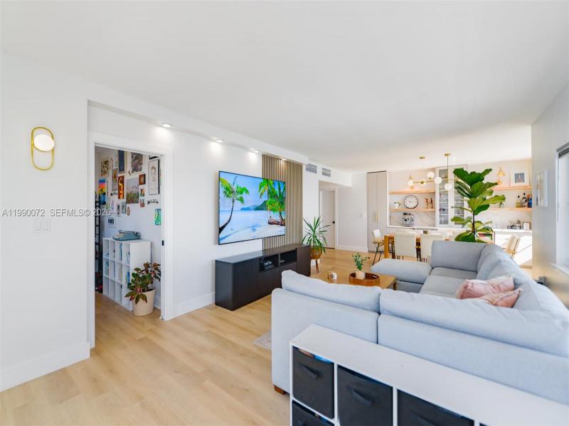 Condo for sale at The Hemispheres 17E