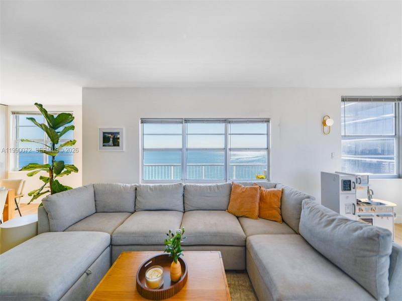 Condo for sale at The Hemispheres 17E