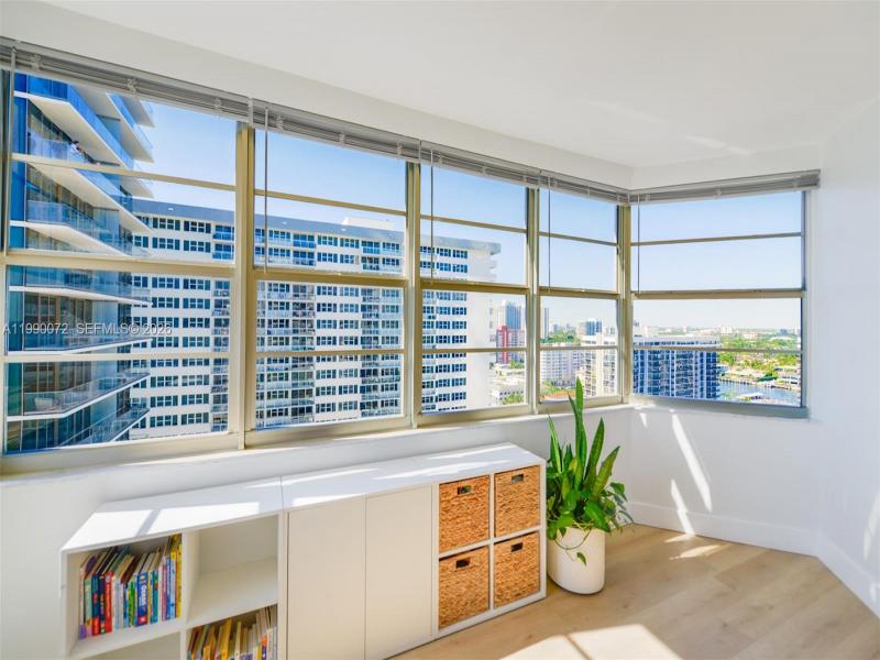 Condo for sale at The Hemispheres 17E