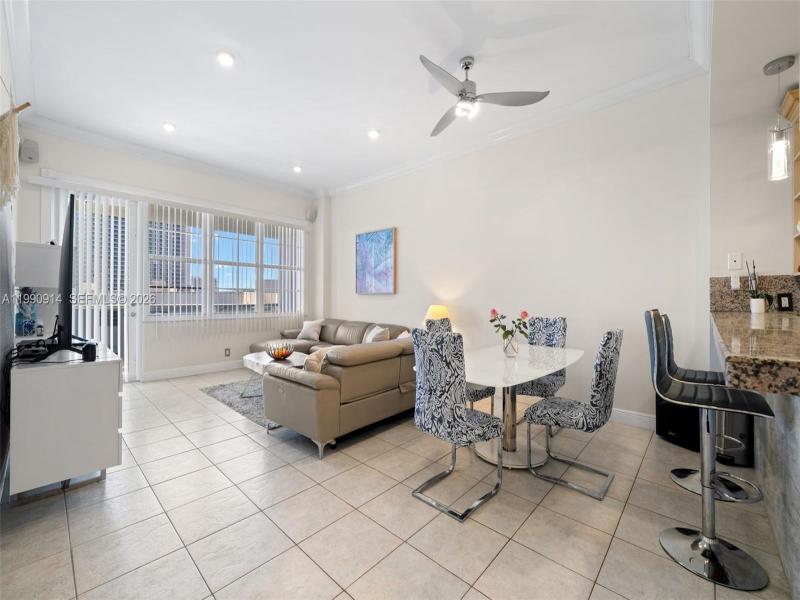 Condo for sale at Sea Air Towers PH18
