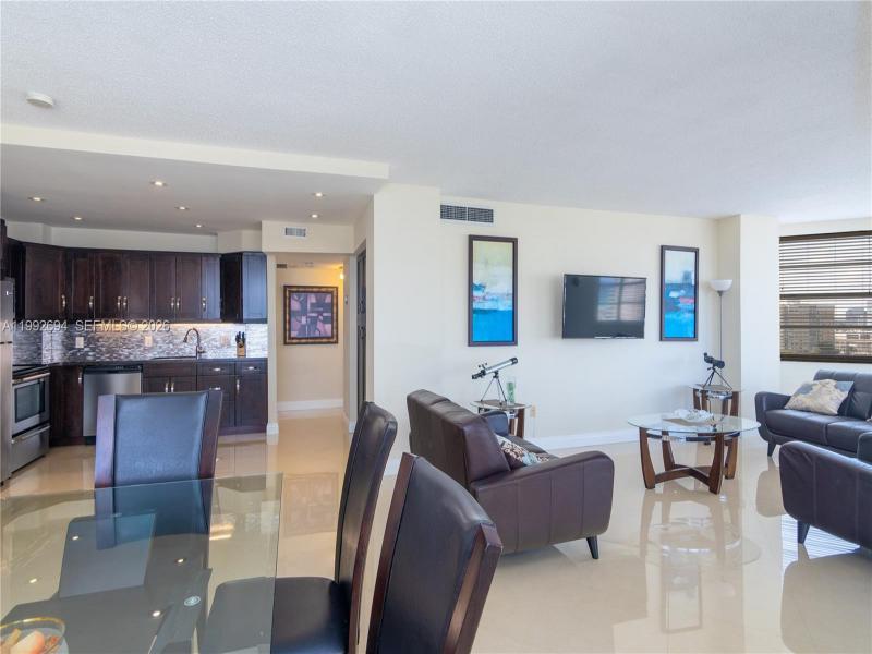 Comprar apartamento no The Hemispheres 9F