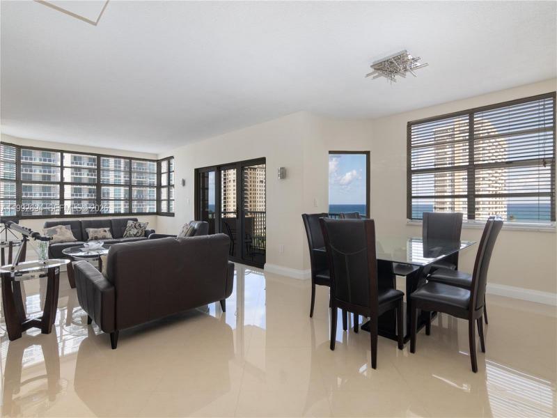 Comprar apartamento no The Hemispheres 9F