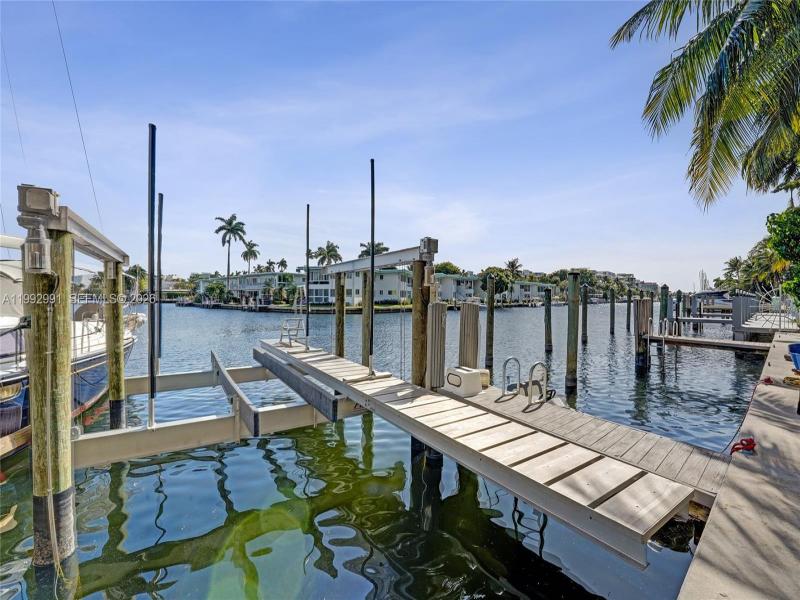 Condo for sale at Aria Las Olas 2C