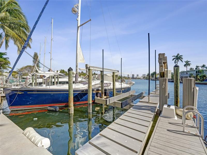 Condo for sale at Aria Las Olas 2C