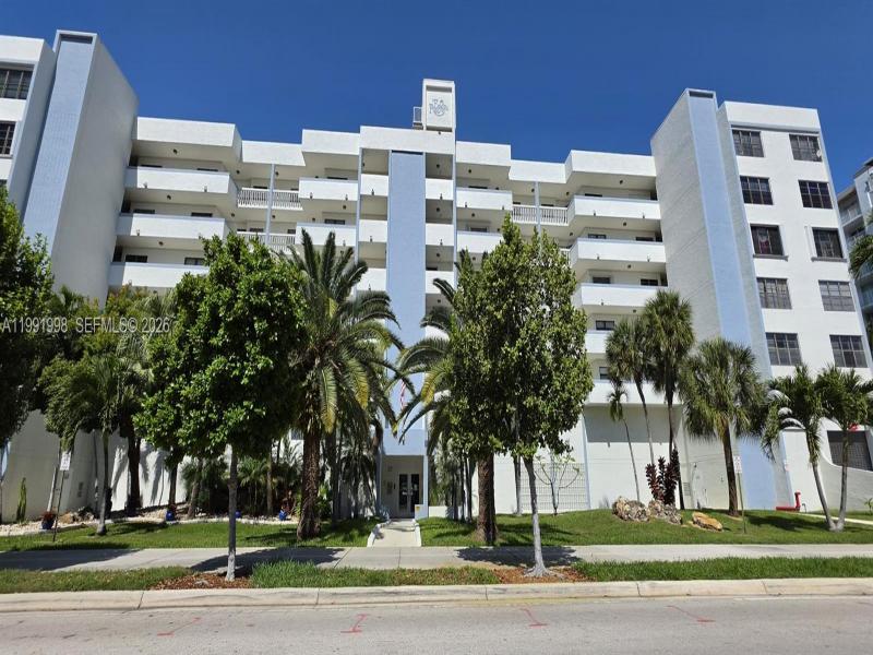 Condo for sale at Eden Roc 408