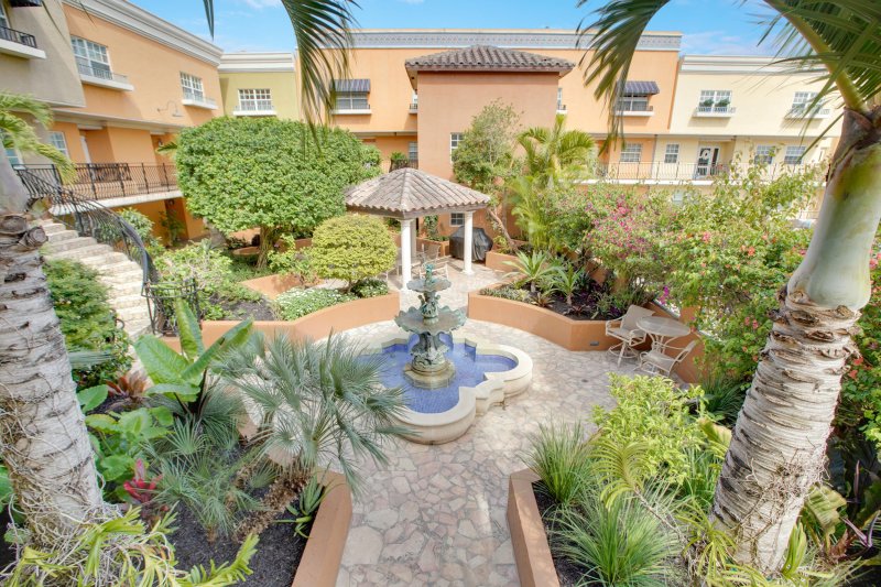 Condo for sale at Villaggio Di Las Olas 410