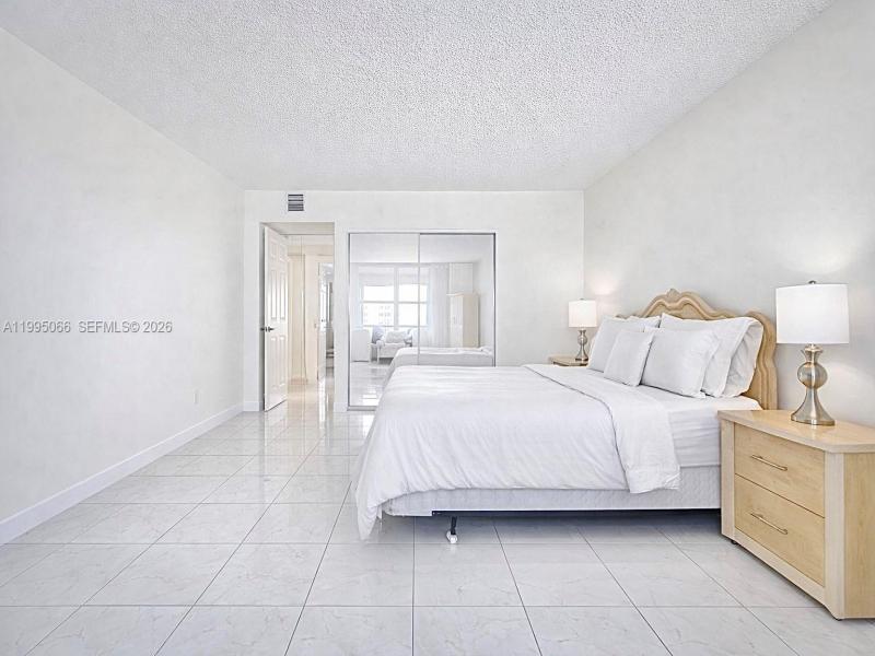 Condo for sale at Hallmark of Hollywood 816
