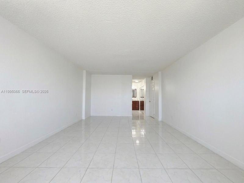 Condo for sale at Hallmark of Hollywood 816