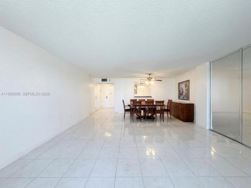 Condo for sale at Hallmark of Hollywood 816