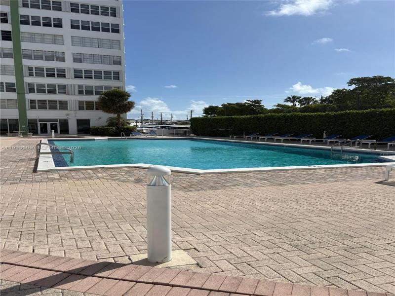 Comprar apartamento en Bayview Towers B1605