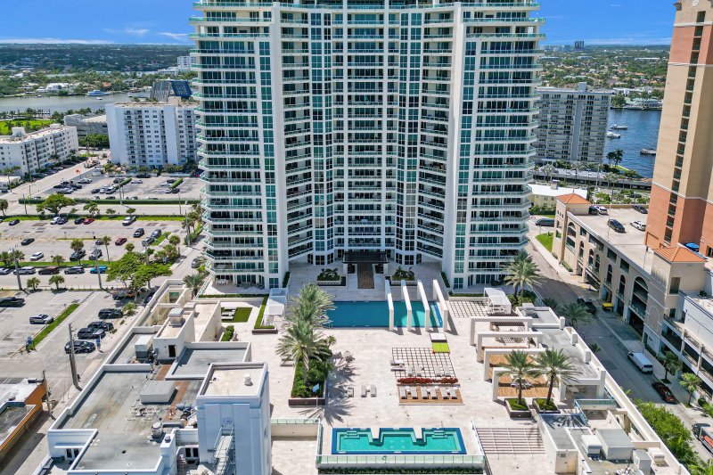 Condo for sale at Las Olas Beach Club 1107