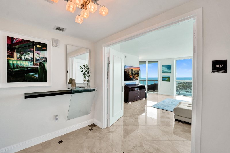 Condo for sale at Las Olas Beach Club 1107