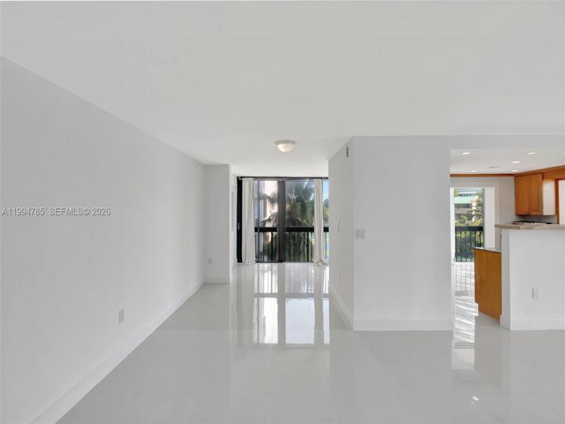 Condo for sale at Brickell Bay Club 305