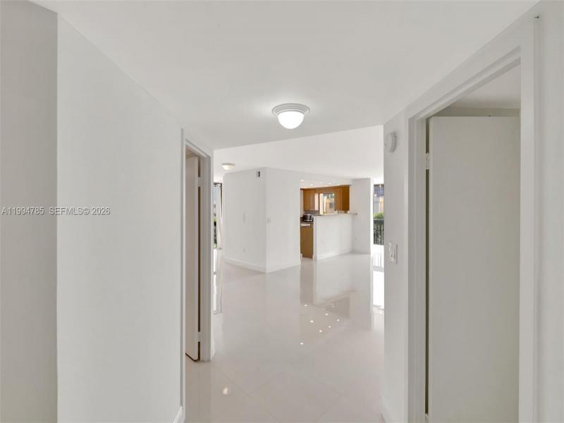 Condo for sale at Brickell Bay Club 305