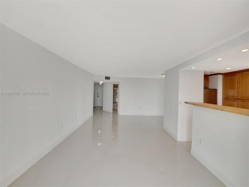 Condo for sale at Brickell Bay Club 305