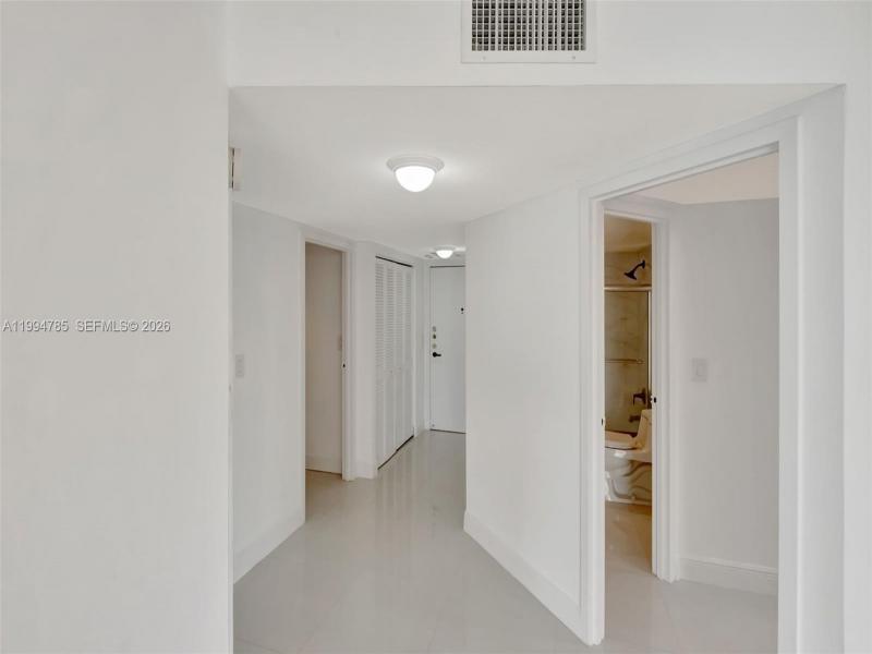Condo for sale at Brickell Bay Club 305