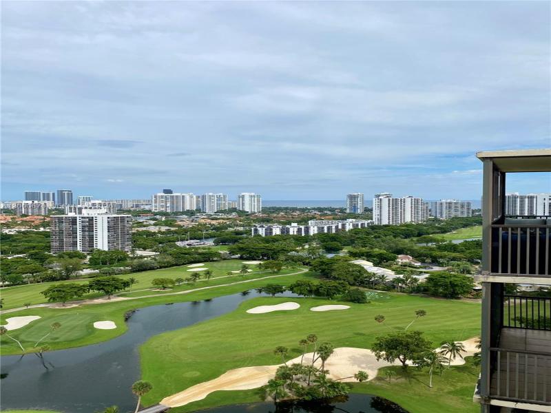 Comprar apartamento no Coronado I PH-40