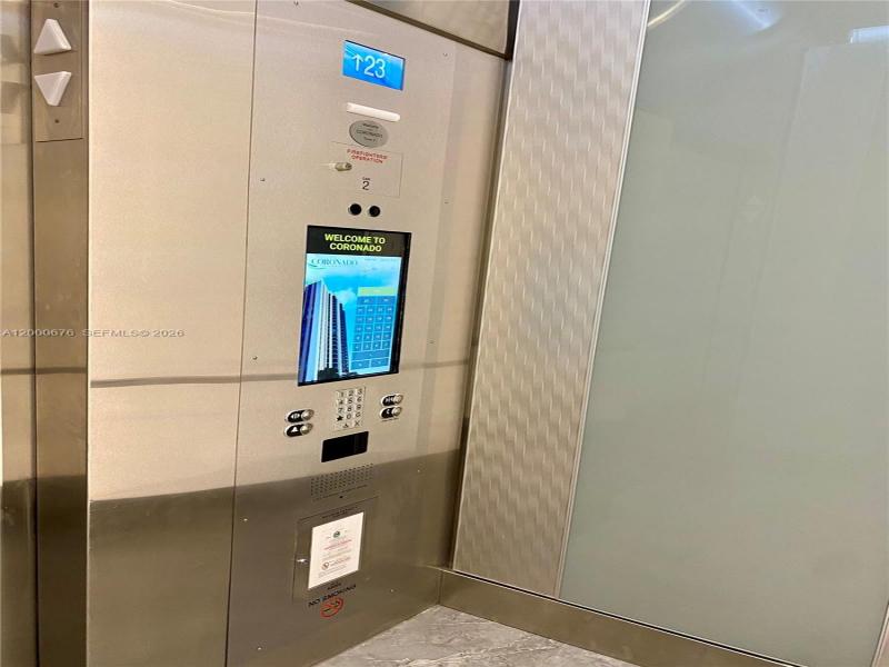 Comprar apartamento no Coronado I PH-40