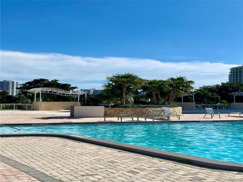 Comprar apartamento no Coronado I PH-40