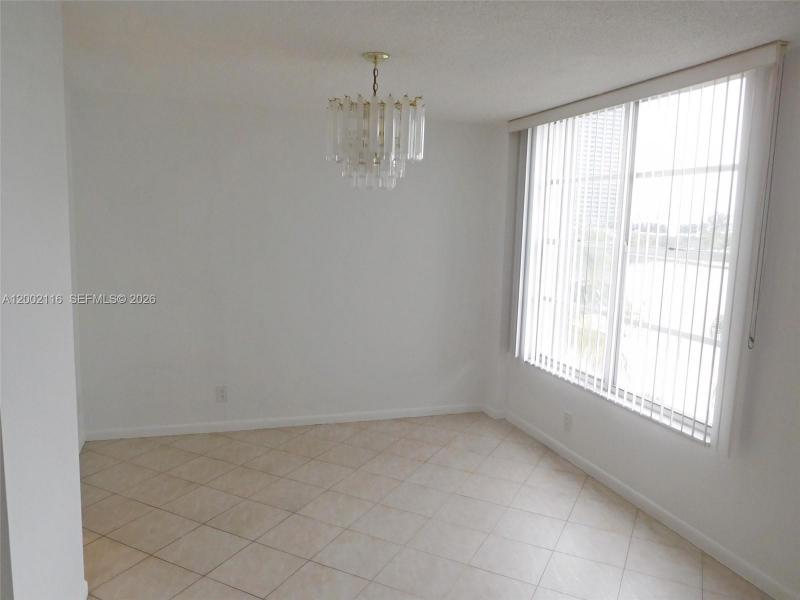 Condo for sale at Hallmark of Hollywood 305